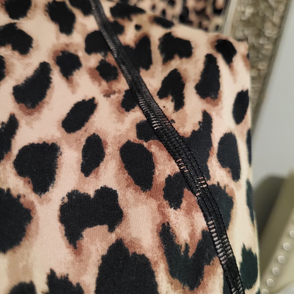 Victoria's Secret Leopard Print Leggings - Picture 7 of 8
